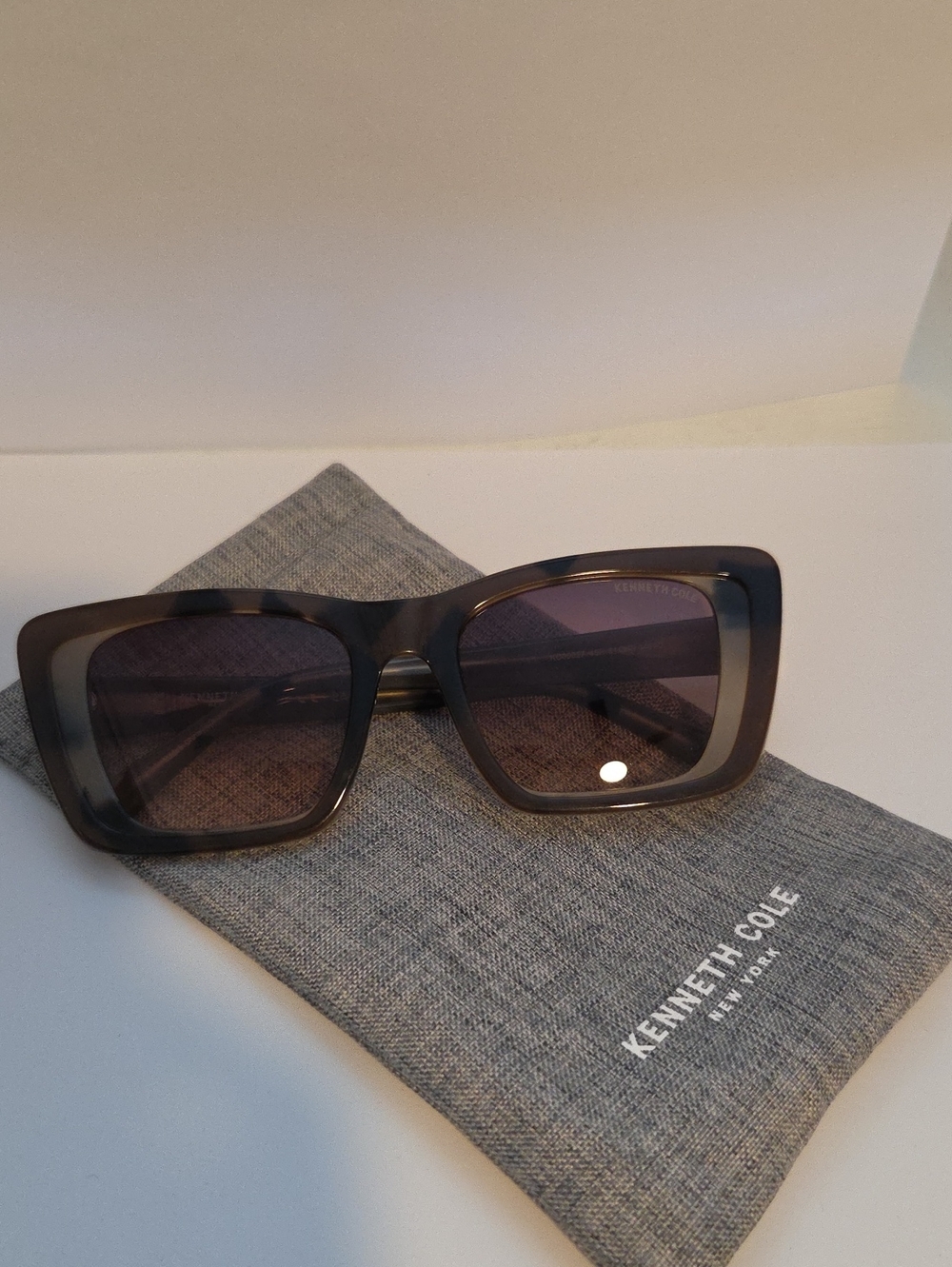 Kenneth Cole Men’s Square Tortoiseshell Sunglasses - Brown Gradient Lenses